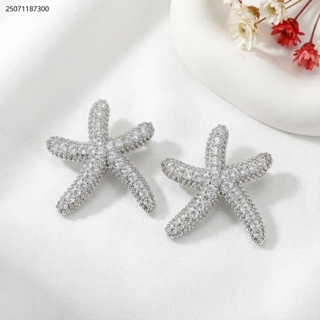 حلق أنيق شكل نجمة البحر مع زركون