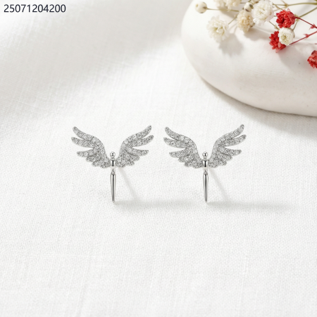 حلق شكل طائر العنقاء مع زركون