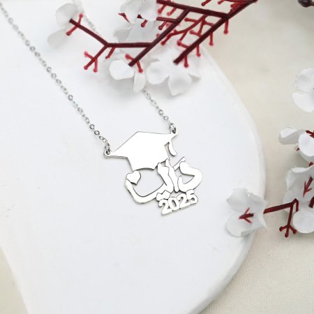 سنسال تفصيل فضة 925 للتخرج مع الاسم و التاريخ