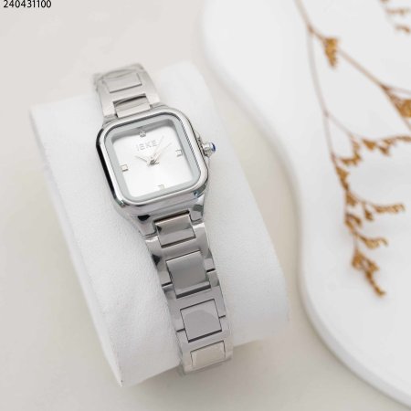 ساعة نسائية مربعة مع حزام معدني