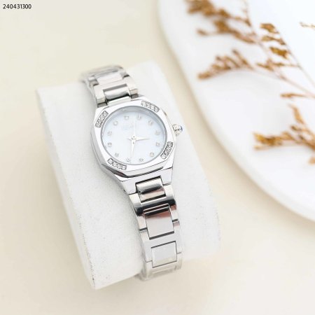 ساعة نسائية دائرية مع حزام معدني