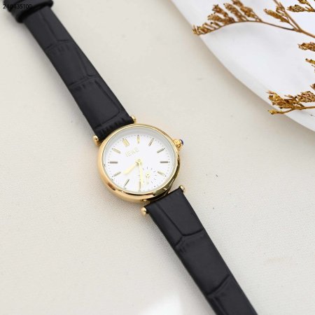 ساعة نسائية دائرية مع حزام جلدي