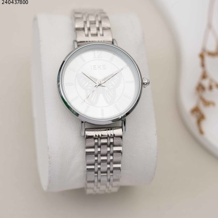 ساعة نسائية دائرية مع خلفية فراشة و حزام معدني