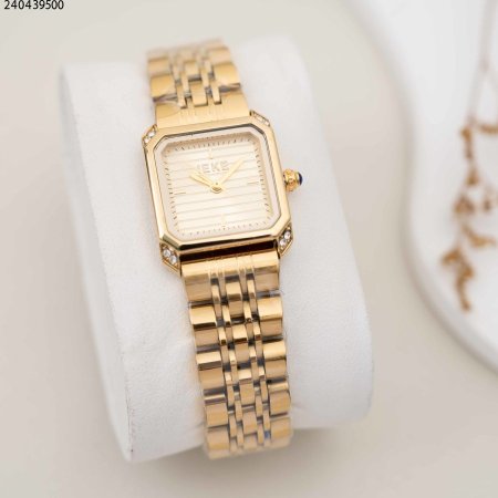 ساعة نسائية مربعة مع حزام معدني