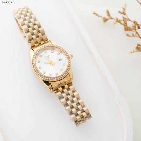 ساعة نسائية دائرية مع زركون