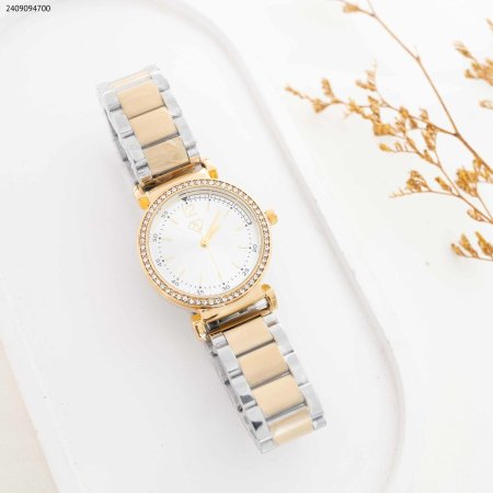 ساعة نسائية دائرية مع زركون