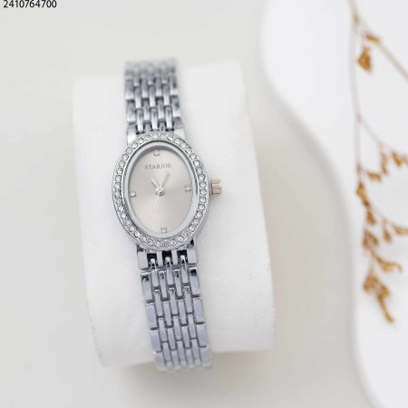 ساعة نسائية بيضاوي زركون بدون ارقام