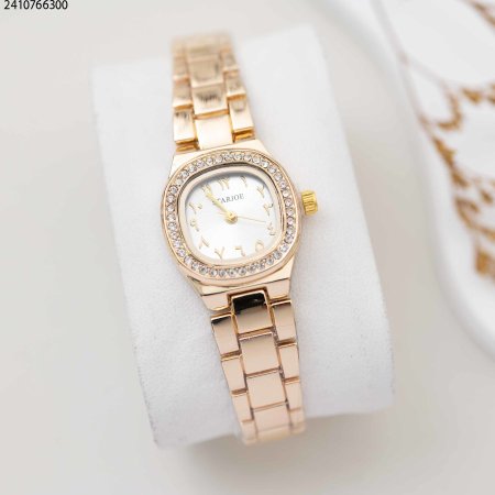 ساعة نسائية دائرية