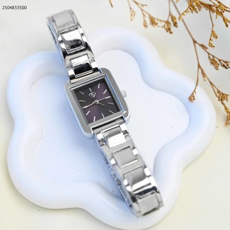 ساعة يد نسائية أنيقة