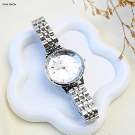 ساعة يد نسائية أنيقة