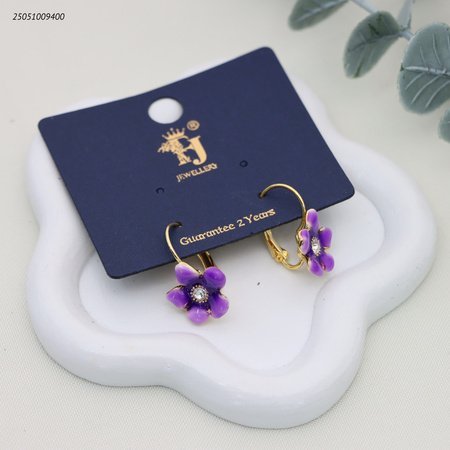 ذهبي وبنفسجي