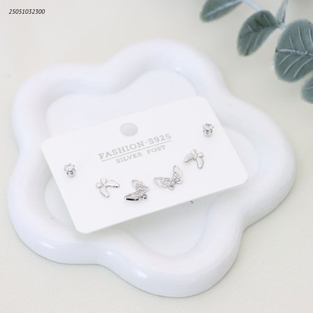 حلق مجموعة شكل فراشات