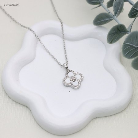 سنسال ماركة أنيق مع زركون و مصدف بلون أبيض