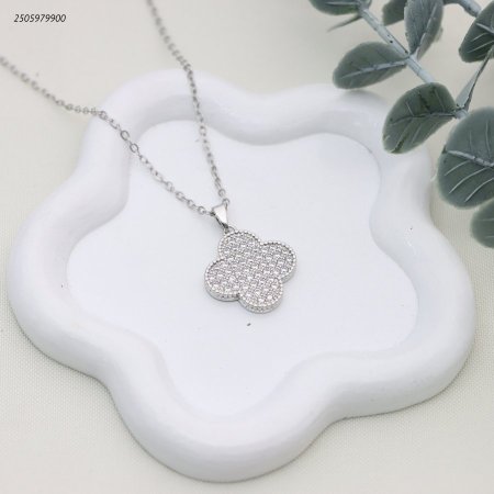 سنسال ماركة وردة رباعية مع زركون