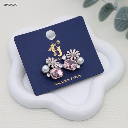 أقراط أذن بتصميم أزهار ولؤلؤ وكريستال