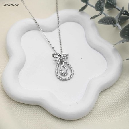 سنسال دمعة زركون مع خرزة لولو وببيونة