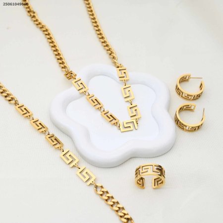 طقم ماركة اسوارة و سنسال و خاتم و حلق