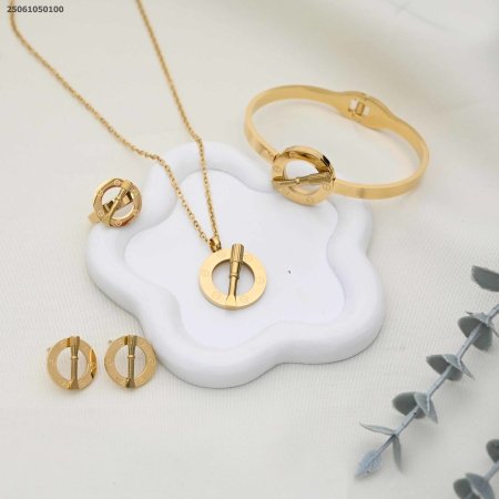 ست ماركة اسوارة و سنسال و خاتم و حلق