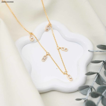 سنسال ماركة مع تعليقات بشكل بيضاوي مع زركون