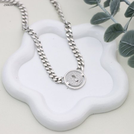 سنسال جنزير مع دائرة عليها زركون