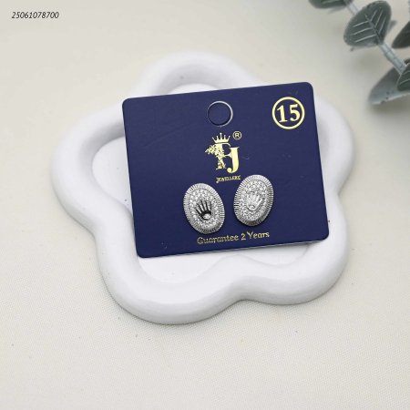 حلق بيضاوي مع زركون ماركة