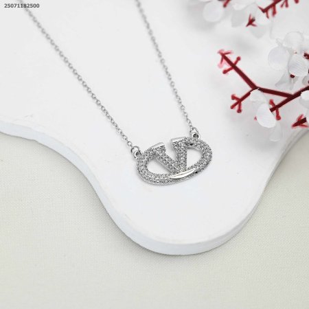 سنسال أنيق Valentino مع زركون