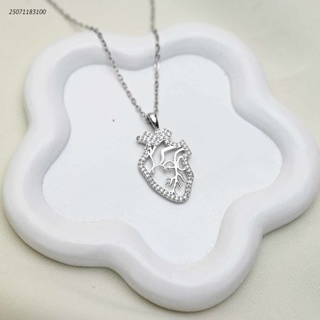سنسال أنيق شكل قلب مع اطار زركون