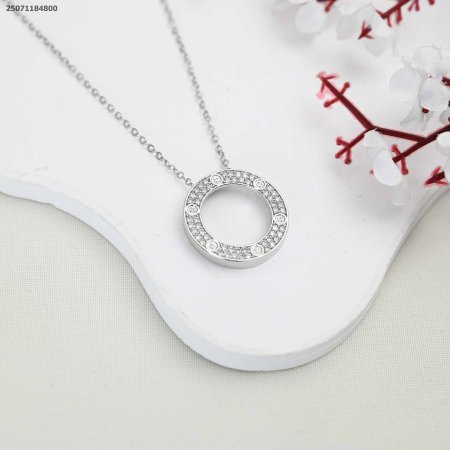 سنسال دائري زركون مع نقش دوائر عليه