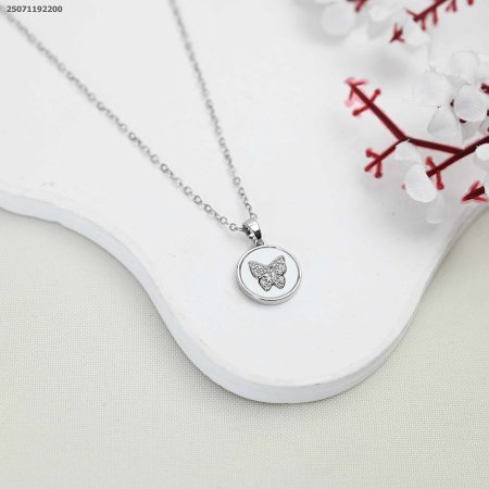 سنسال دائري مع رسمة فراشة بالمنتصف