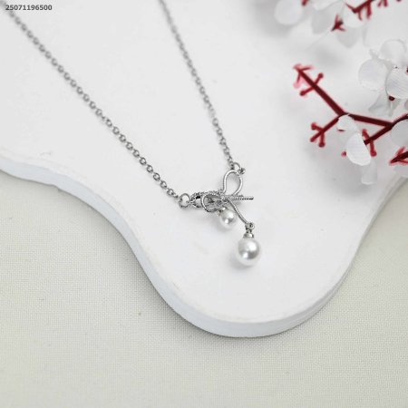 سنسال ببيونة مع تعلقتين لولو