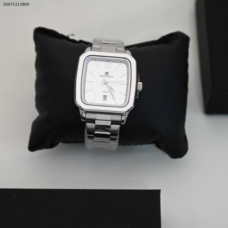 ساعة شبابي أنيقة و مميزة مع ذراع معدن