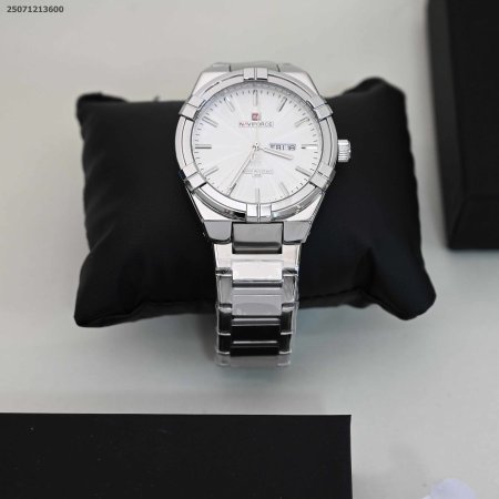 ساعة شبابي أنيقة و مميزة مع ذراع معدن