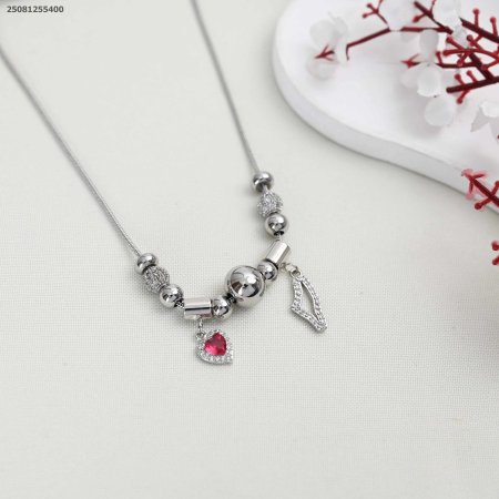 سنسال ماركة مع تعليقات خارطة وقلب احمر