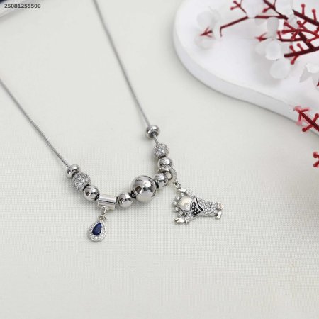 سنسال ماركة مع تعليقات حنظلة وحجر ملون