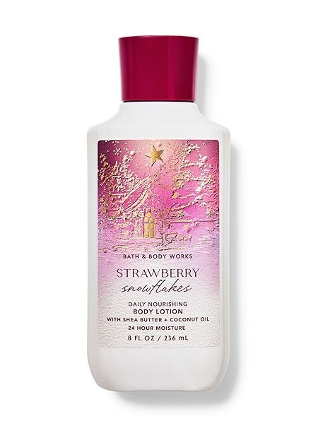 لوشن الجسم المغذي يومياً Strawberry Snowflakes من "باث آند بودي وركس" (Bath & Body Works)