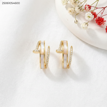 حلق مسمار مع زركون