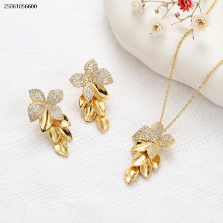 طقم سنسال و حلق ورود مع زركون