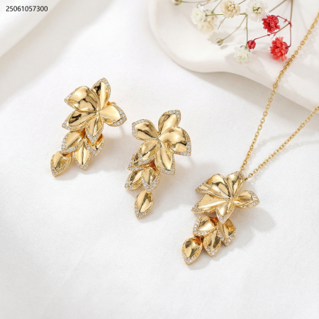 طقم سنسال و حلق ورود مع زركون