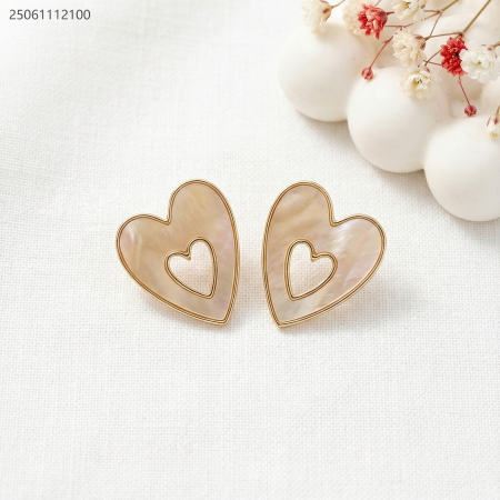 حلق شكل قلب مصدف