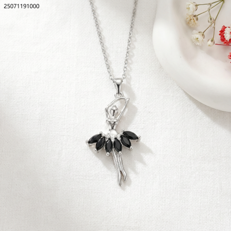 سنسال شكل لاعبة بليه مع زركون ملون