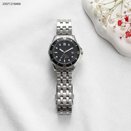 ساعة شبابي أنيقة و مميزة مع ذراع معدن