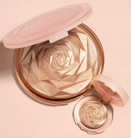 بودرة هدى بيوتي اضائة للجسم HUDA HELIOS GLOW 30g